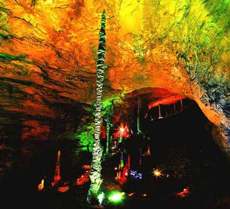 長(zhǎng)沙出發(fā)到溶洞奇觀黃龍洞、天門山、玻璃棧道、鳳凰古城九景往返三日游