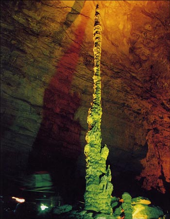 張家界國家森林公園、大峽谷、玻璃橋、鳳凰古城四日游