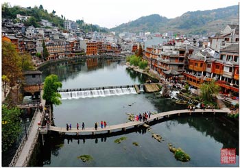 張家界、黃石寨、金鞭溪、苗寨故事、鳳凰古城三天兩晚游